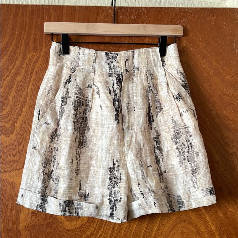 Equipment linen shorts